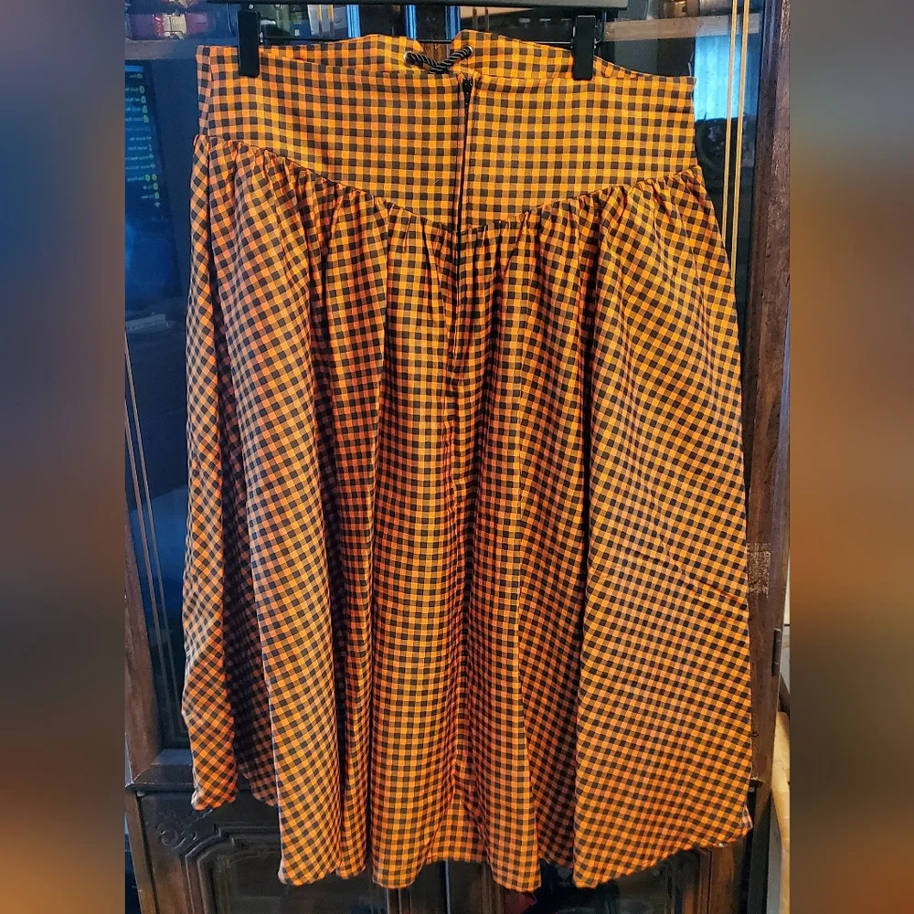 Corset Skirt in Orange Pumpkin Gingham - Picture 11 of 16